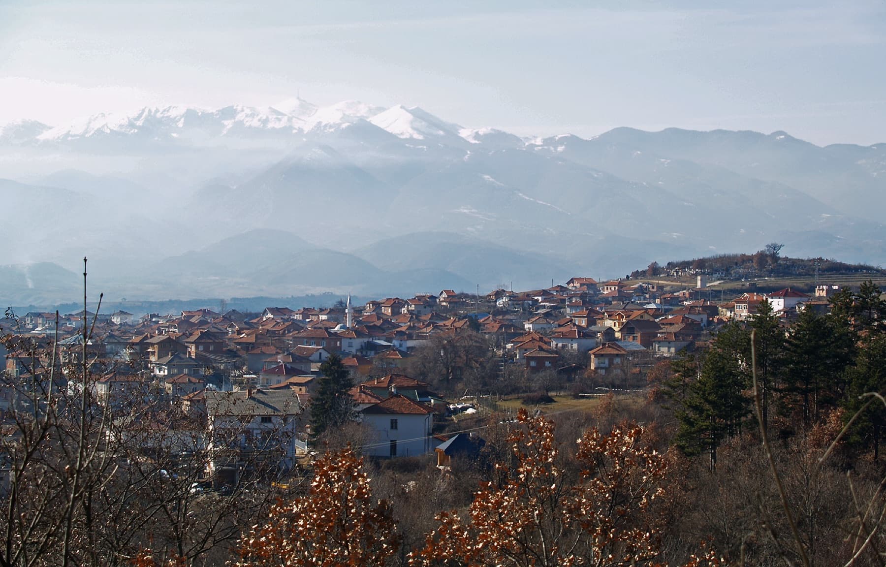 A view of Ognyanovo and the mountains